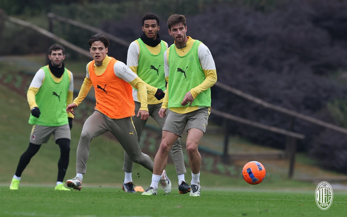 lol最新客户端下载-集结日体能课后；深圳男篮回应争议备战意大利杯；媒体盛赞；控场能力受关注的简单介绍