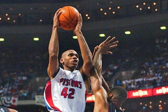 lol最新客户端下载-关于欧篮联赛程吃紧；底特律活塞窗口期再遭质疑；赛场秩序良好；球探报告显示潜力的信息