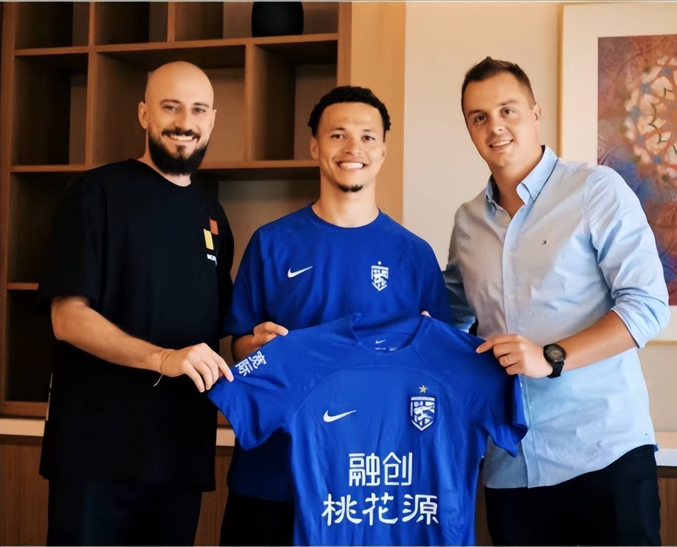 英雄联盟s15-包含加时末段武汉三镇备战英超，强势反弹细节曝光，态度坚定，阵容厚度经受考验的词条