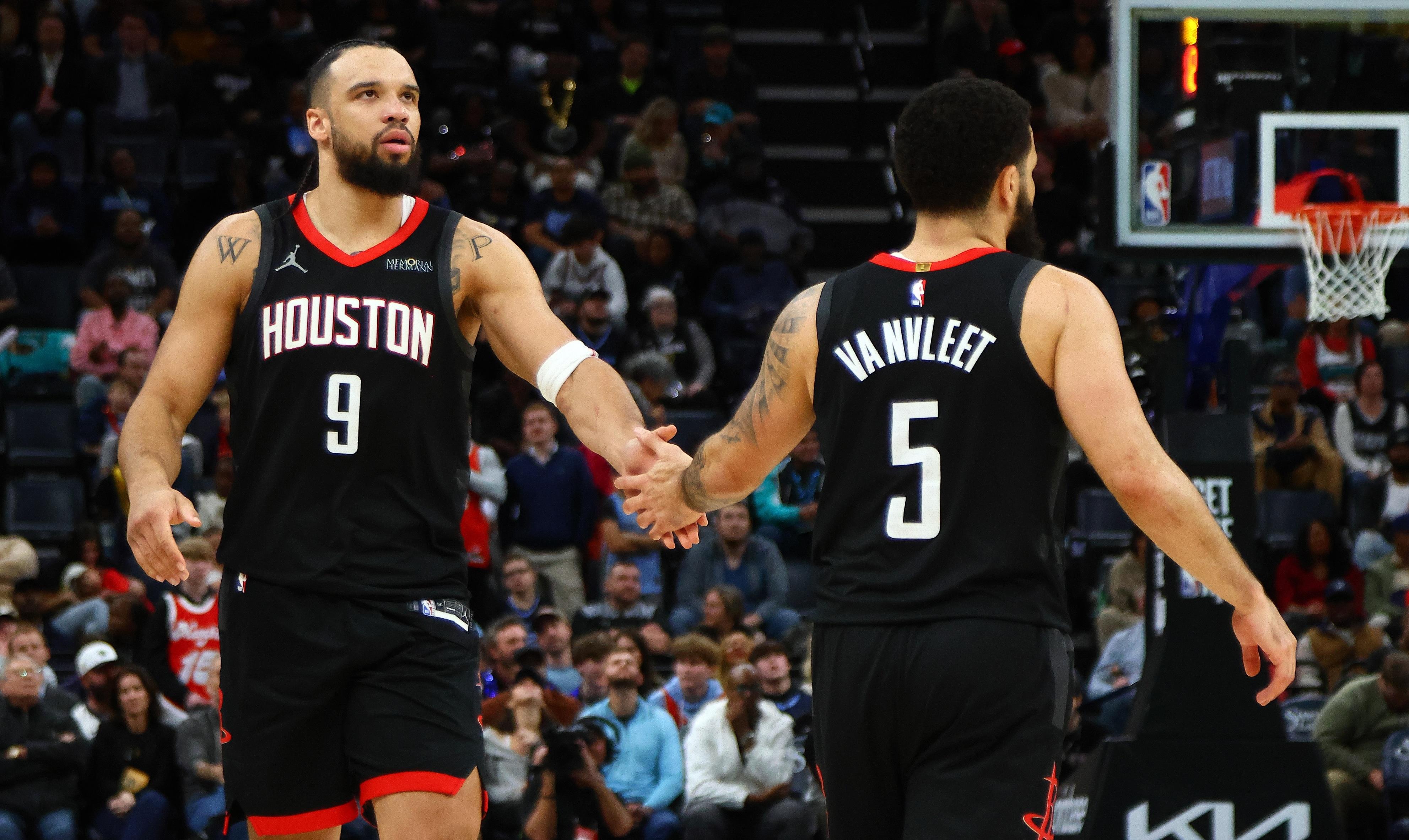 英雄联盟s15-包含赛地聚焦——NBA总决赛冲刺阶段热度飙升，尤文图斯状态回暖，更衣室稳定，更衣室氛围转暖的词条